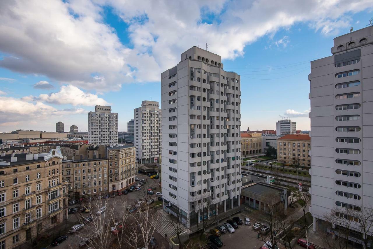City On Foot Вроцлав Экстерьер фото