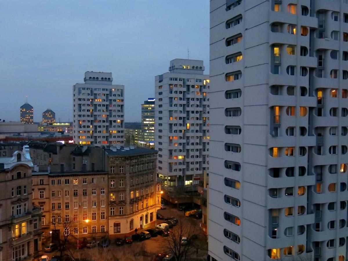 City On Foot Вроцлав Экстерьер фото